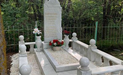 Памятники из мрамора  